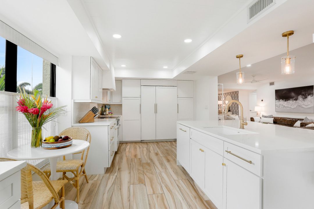 4451 Gulf Shore Blvd N #205, Naples, FL 34103