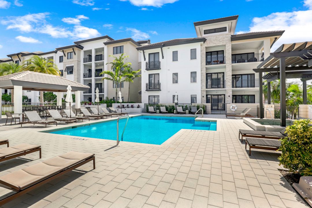 1135 3rd Ave S #Unit 308, Naples, FL 34102