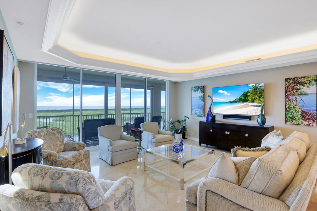 435 Dockside Dr #PH-02, Naples, FL 34110