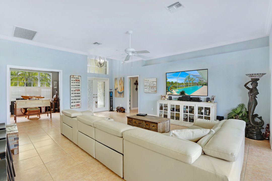 8708 S Lake Cir, Fort Myers, FL 33908