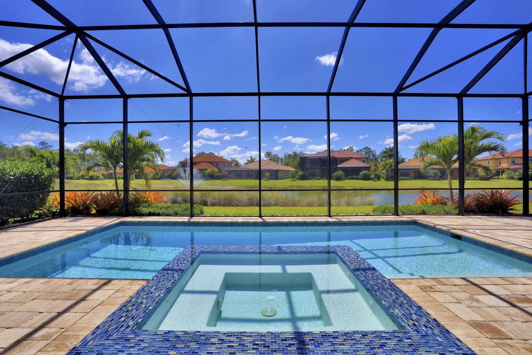 1622 Songbird Ct, Naples, FL 34120