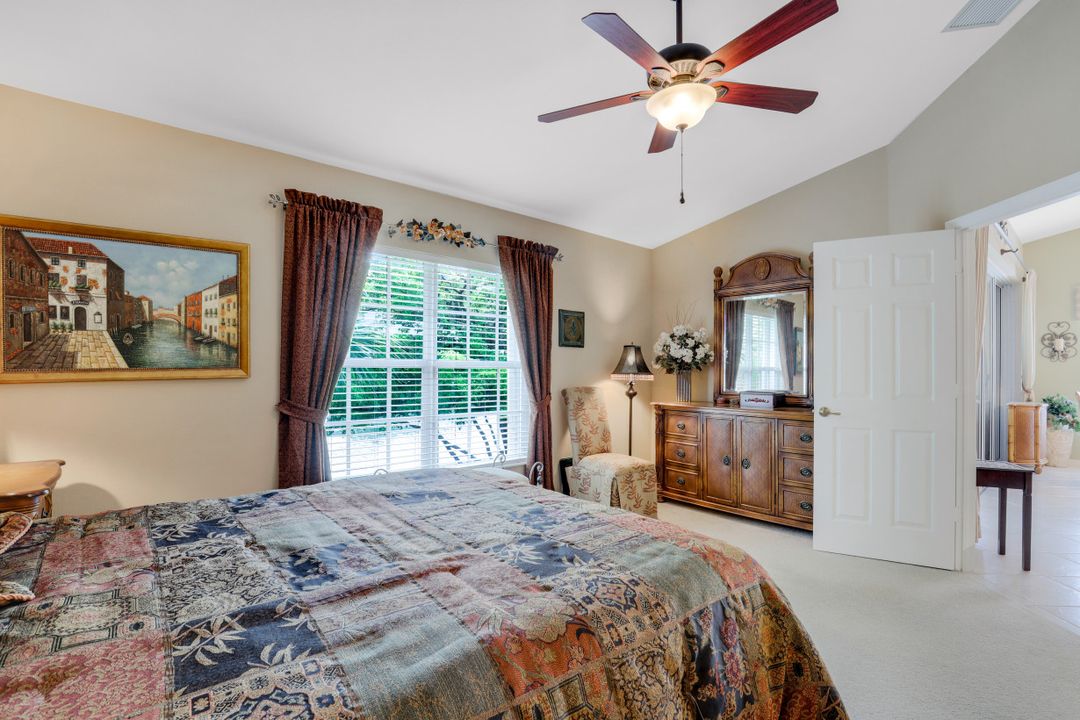 5610 Sherborn Dr #202, Naples, FL 34110