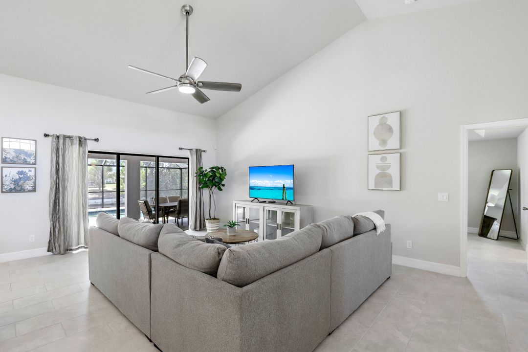 2016 SW 28th Ln, Cape Coral, FL 33914