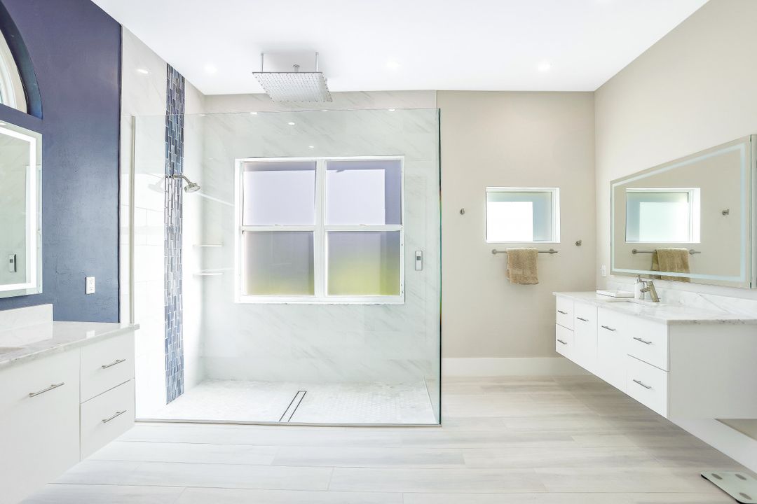 3371 Creekview Dr, Bonita Springs, FL 34134