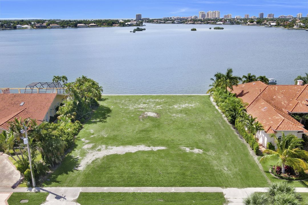 580 S Barfield Dr, Marco Island, FL 34145