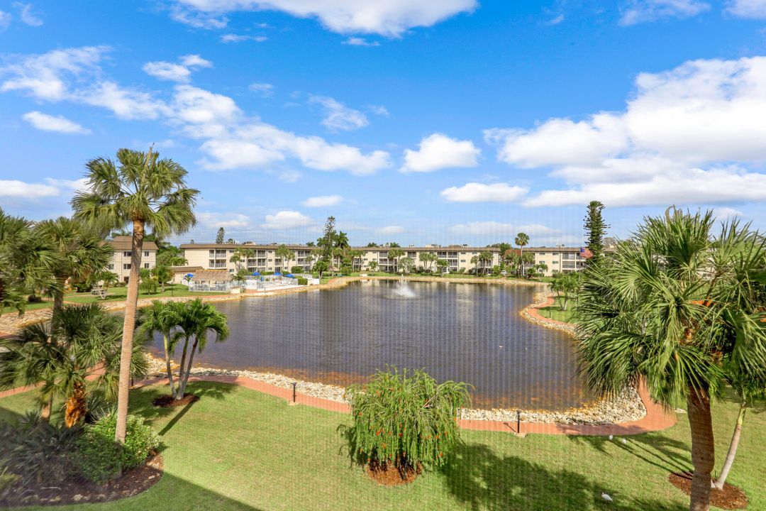 1004 Manatee Rd, Naples, FL 34114