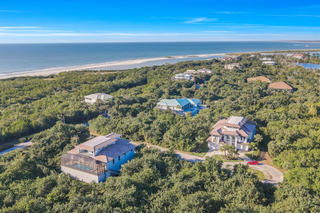 121 Wild Cherry Ln, Marco Island, FL 34145