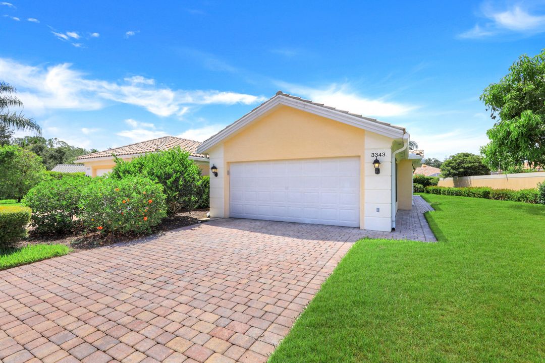 3343 Cayman Ln, Naples, FL 34119