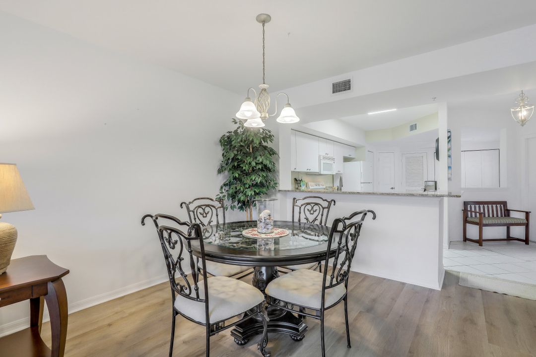 5060 Cedar Springs Dr #102, Naples, FL 34110