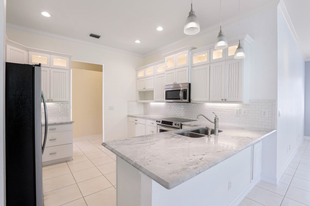 19 Heritage Way, Naples, FL 34110