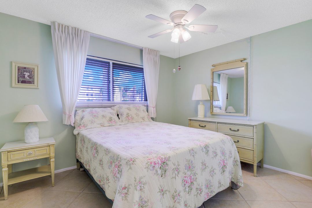 150 Turtle Lake Ct #103, Naples, FL 34105