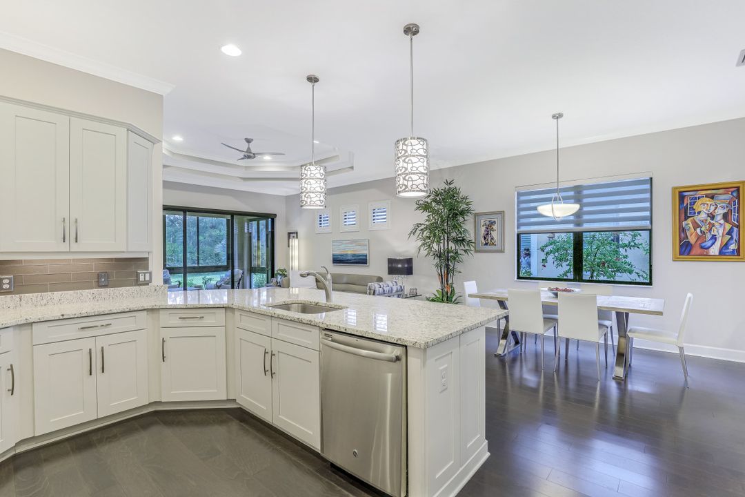 9167 Isla Bella Cir, Bonita Springs, FL 34135