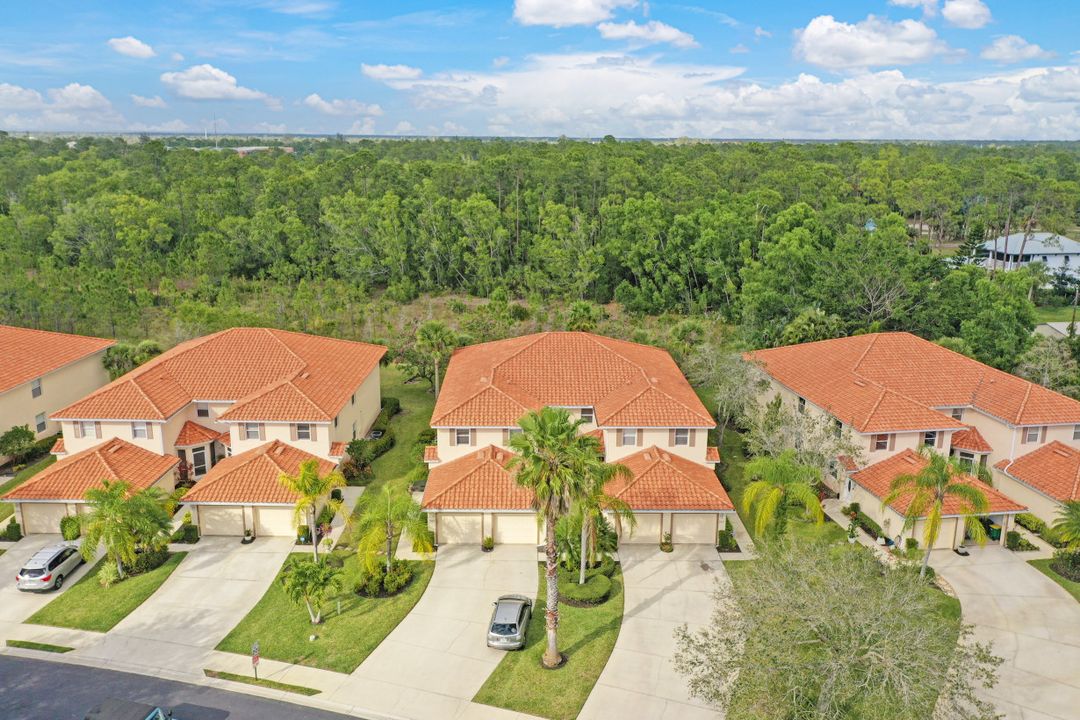 357 Robin Hood Cir #202, Naples, FL 34104