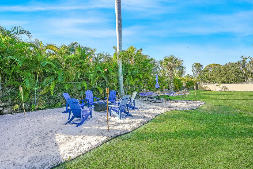 10095 7th St N #1, Naples, FL 34108