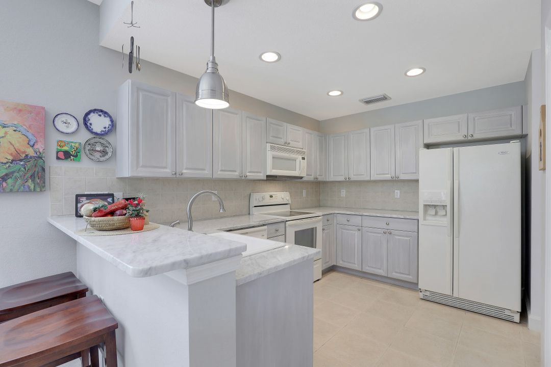 6864 Ascot Dr #102, Naples, FL 34113