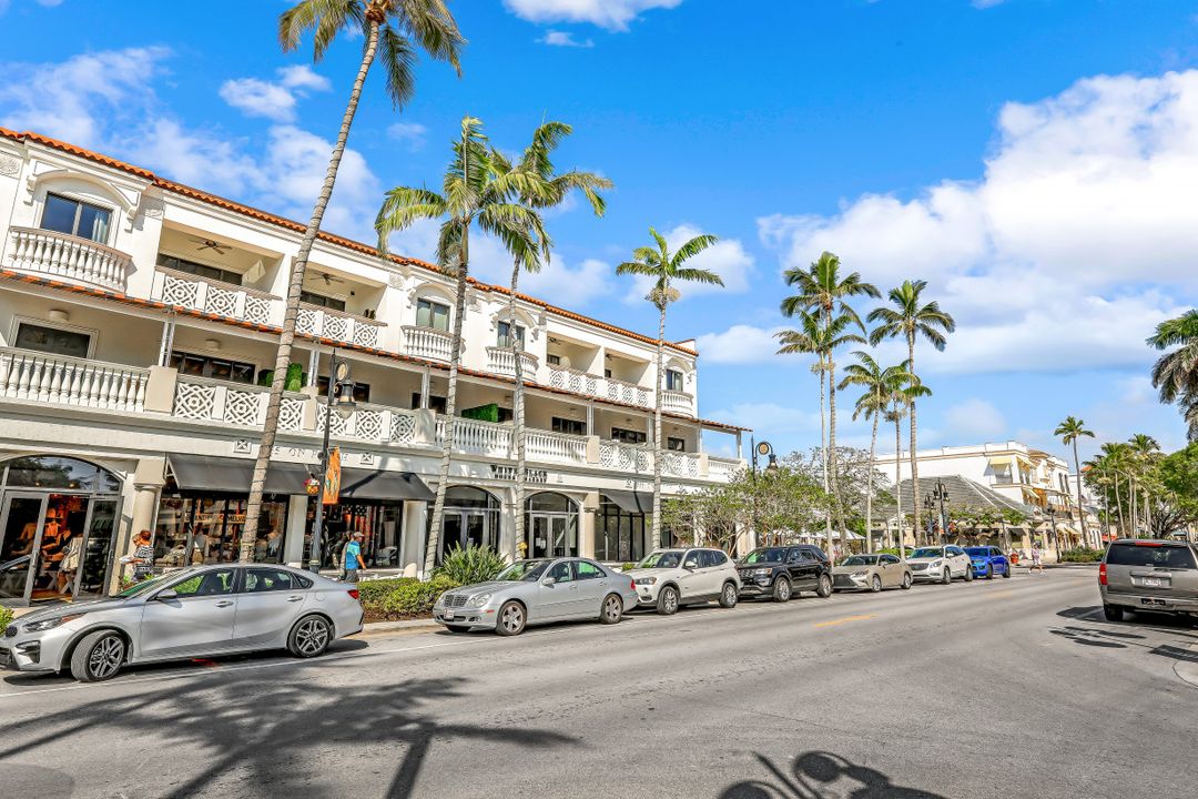 555 5th Ave S, Naples, FL 34102