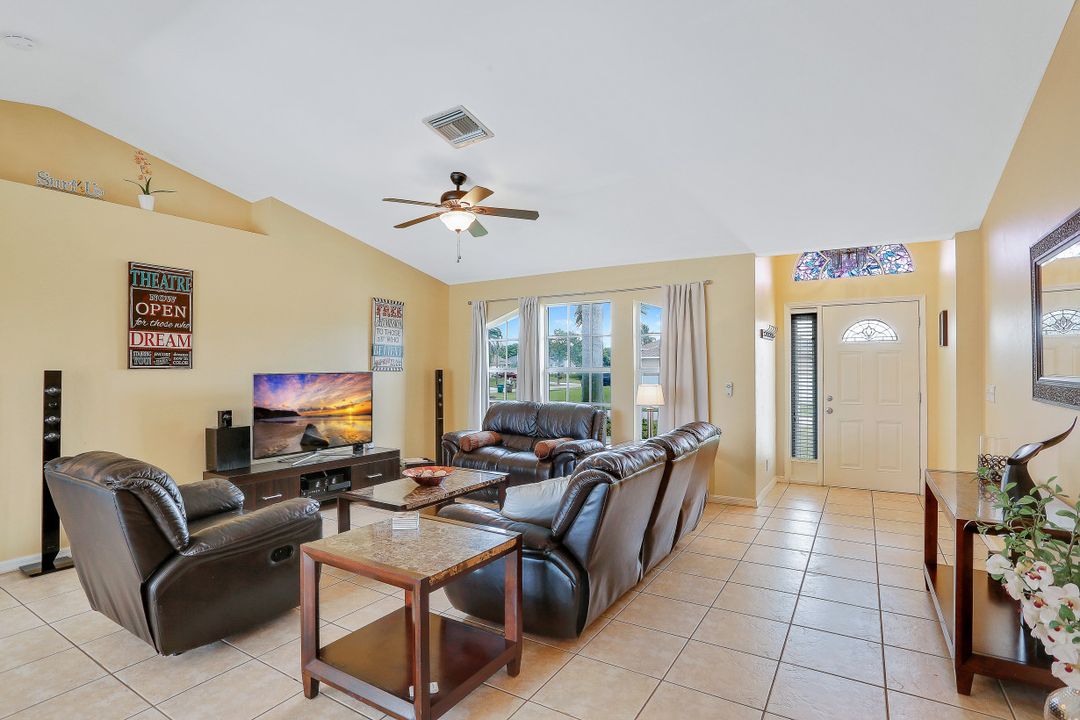 2236 SW 17th Ave, Cape Coral, FL 33991