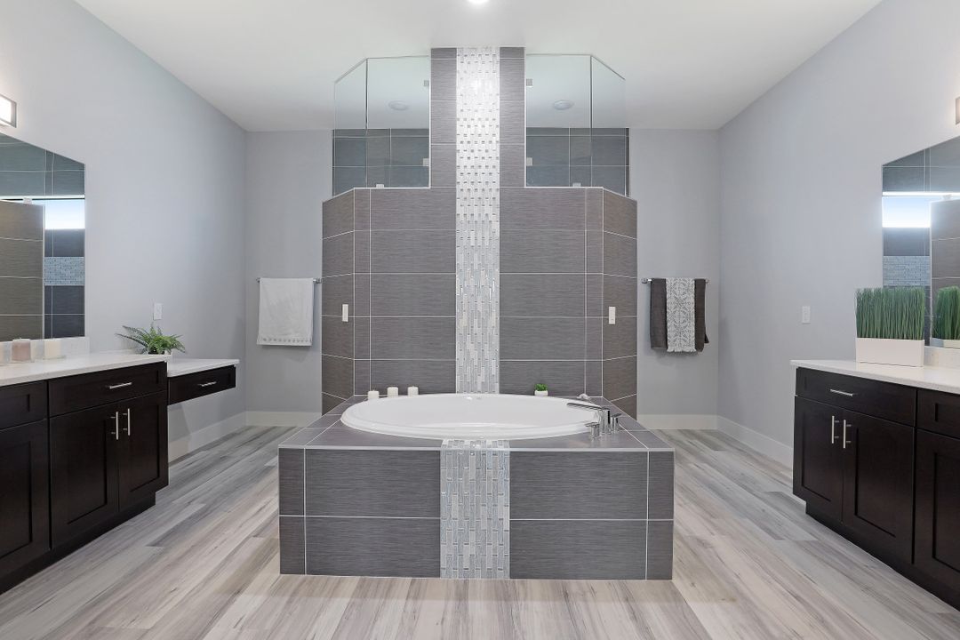 3400 W Gator Cir, Cape Coral, FL 33909