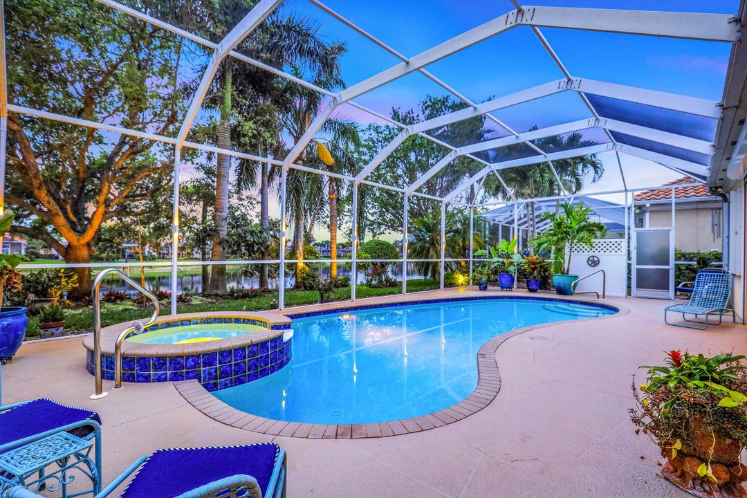 2909 Hatteras Way, Naples, FL 34119