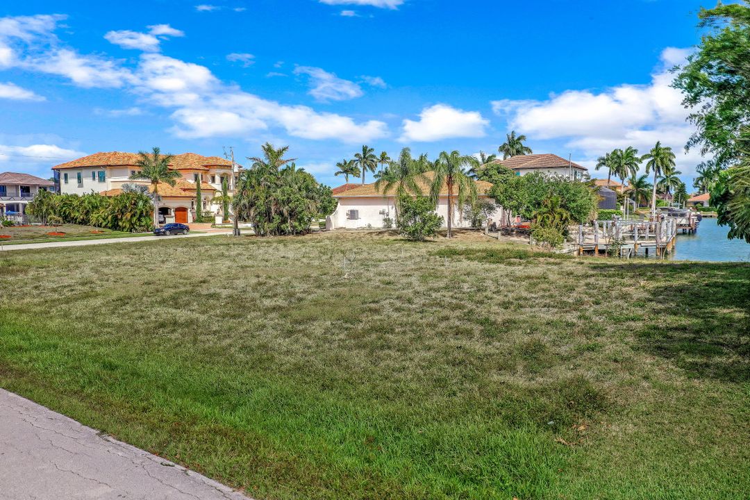 450 Balsam Ct, Marco Island, FL 34145
