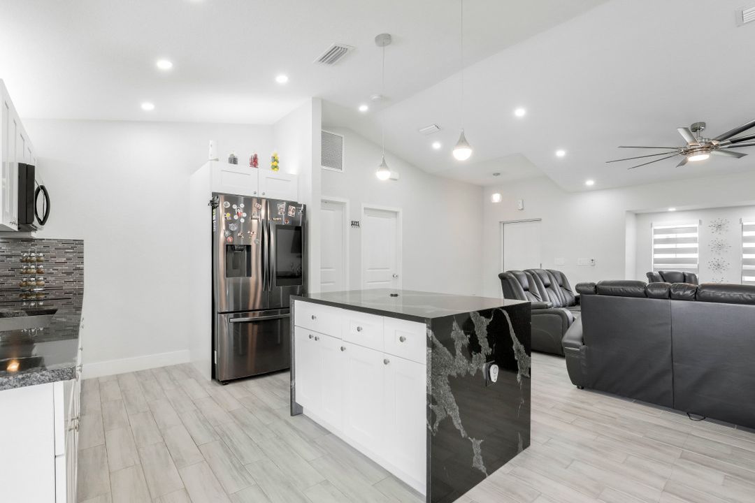 4020 NW 41st Pl, Cape Coral, FL 33993