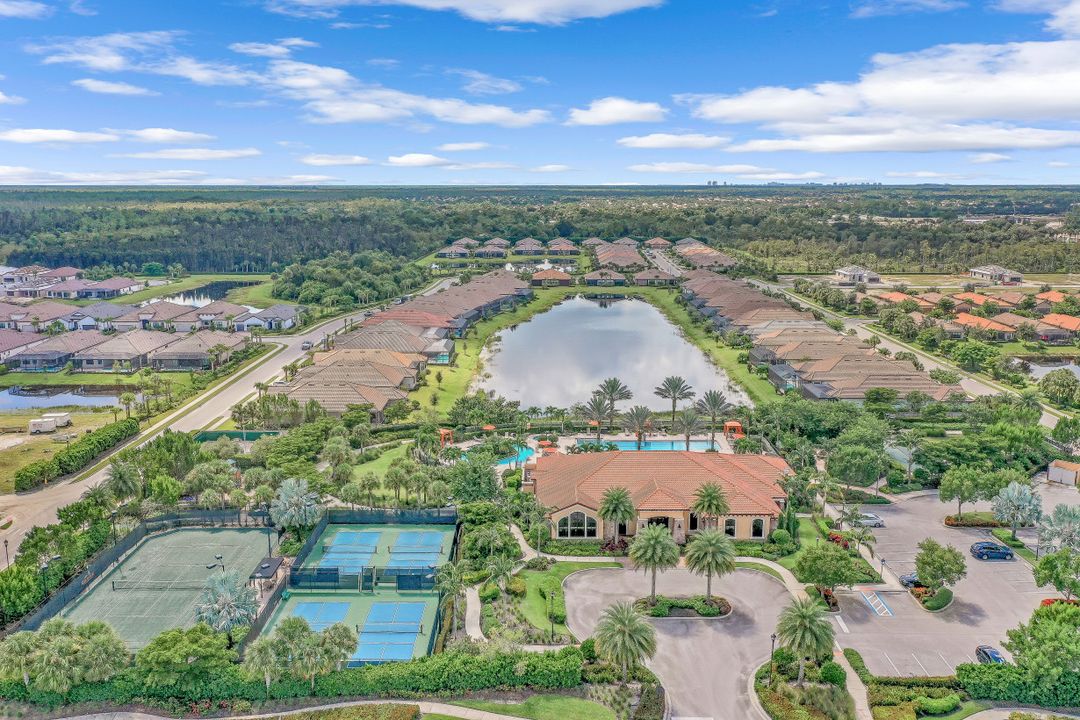 8199 Lucello Terrace N, Naples, FL 34114