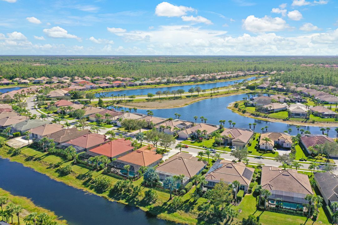 8219 Potomac Ln, Naples, FL 34104