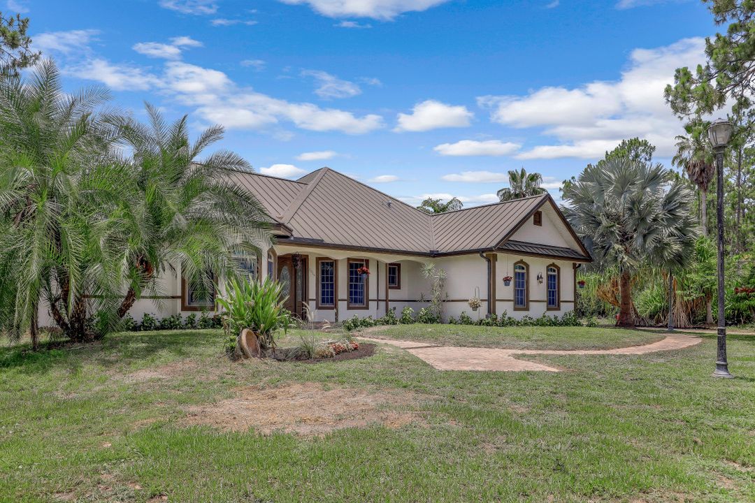 3074 Woodstock Ave, Naples, FL 34120