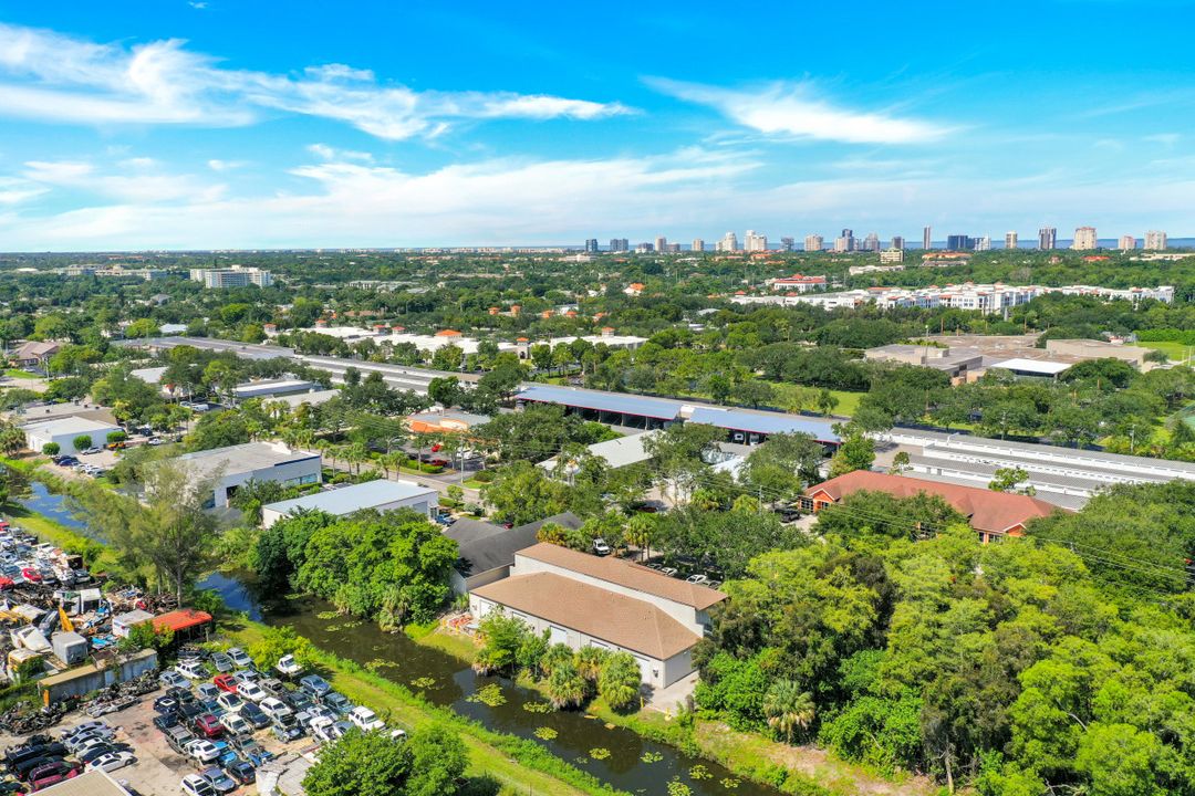 5430 Jaeger Rd, Naples, FL 34109