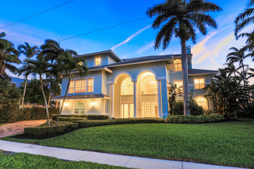 450 Spinnaker Dr, Marco Island, FL 34145