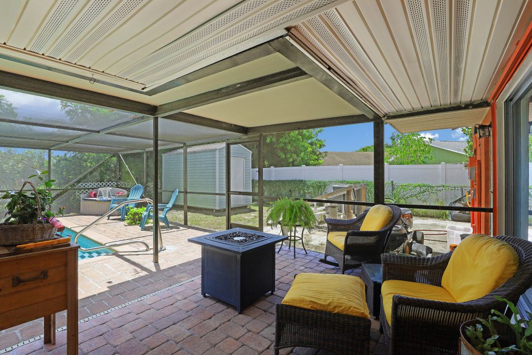 977 Hearty St, North Fort Myers, FL 33903