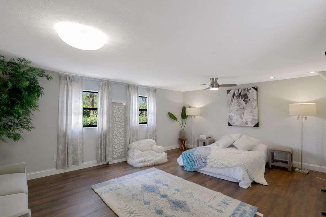 6640 Trail Blvd, Naples, FL 34108