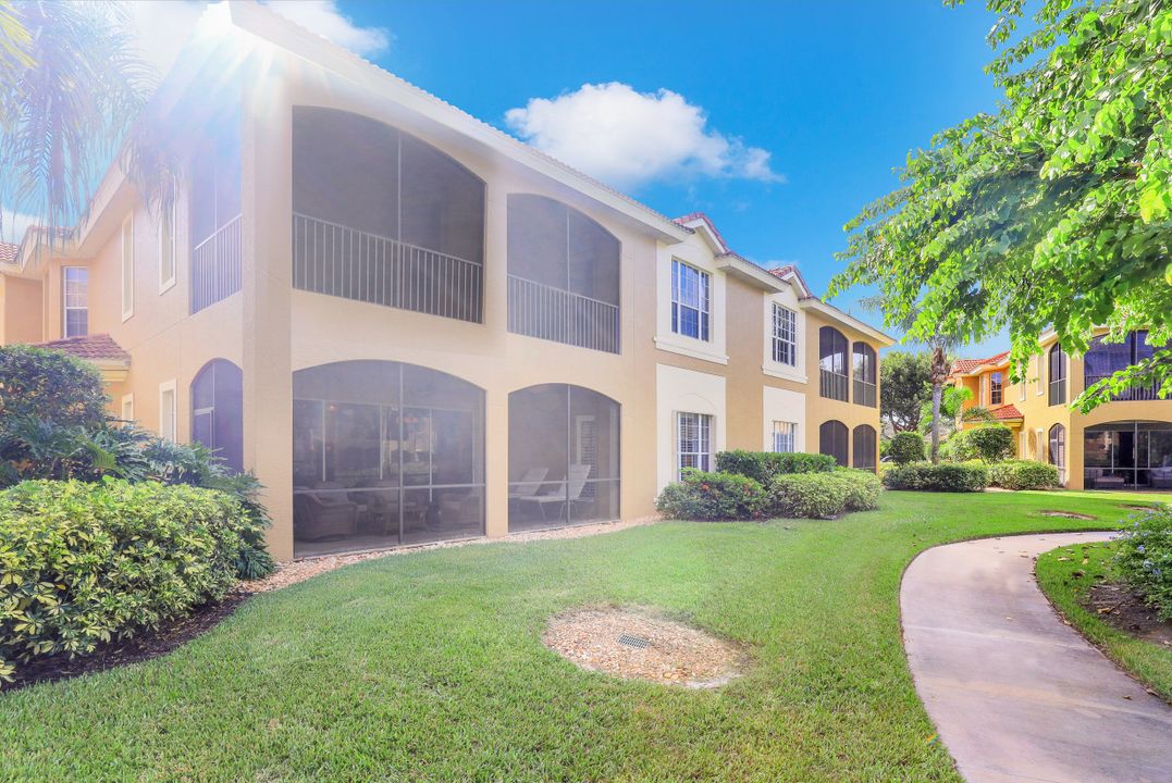 5005 Maxwell Cir #102, Naples, FL 34105