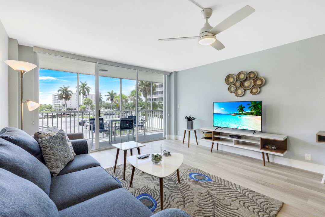 5 Bluebill Ave #210, Naples, FL 34108