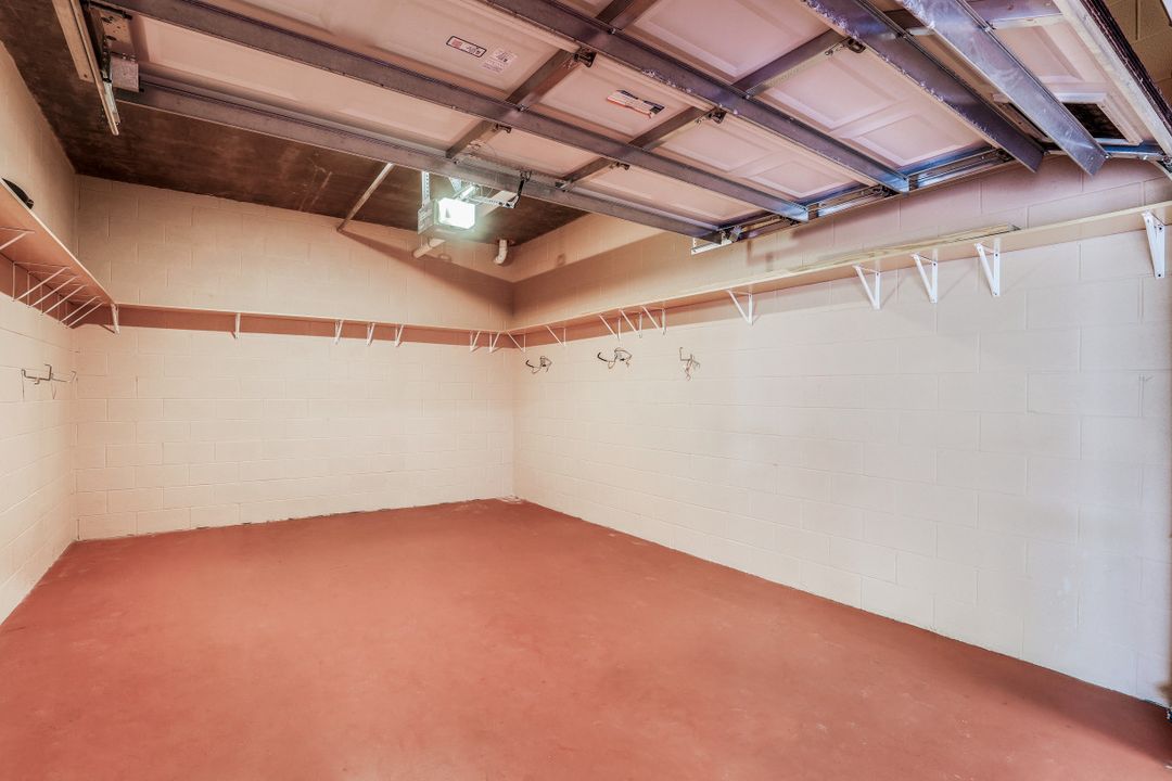 10620 Gulf Shore Dr #401, Naples, FL 34108