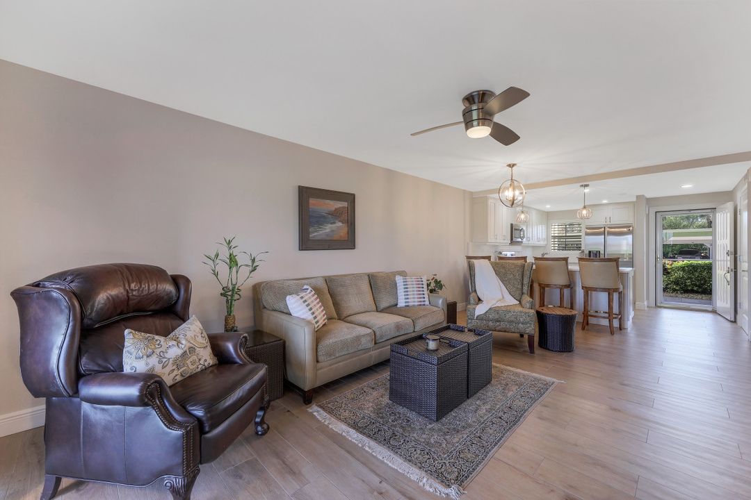 21 High Point Cir E #108, Naples, FL 34103