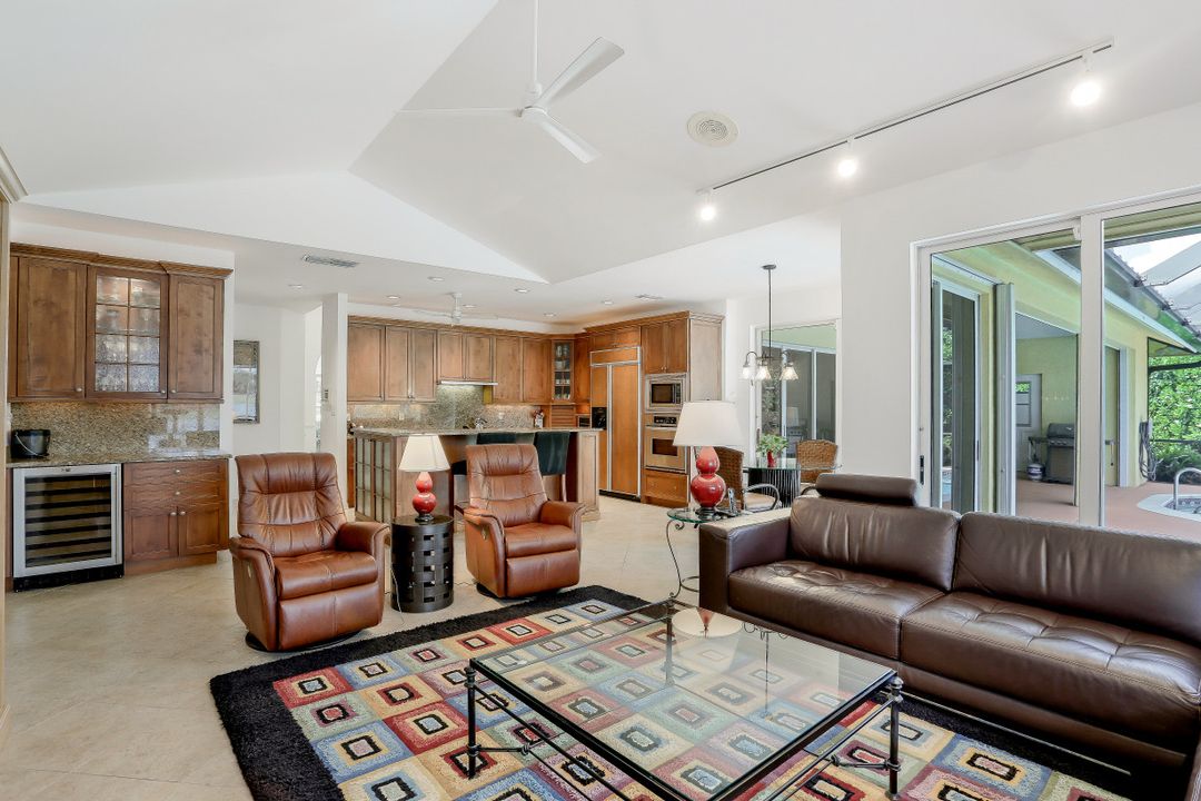 5895 Sonoma Ct, Naples, FL 34119