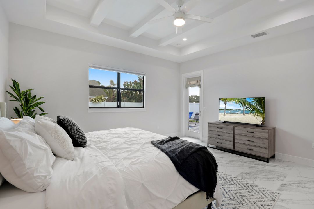 783 110th Ave N, Naples, FL 34108