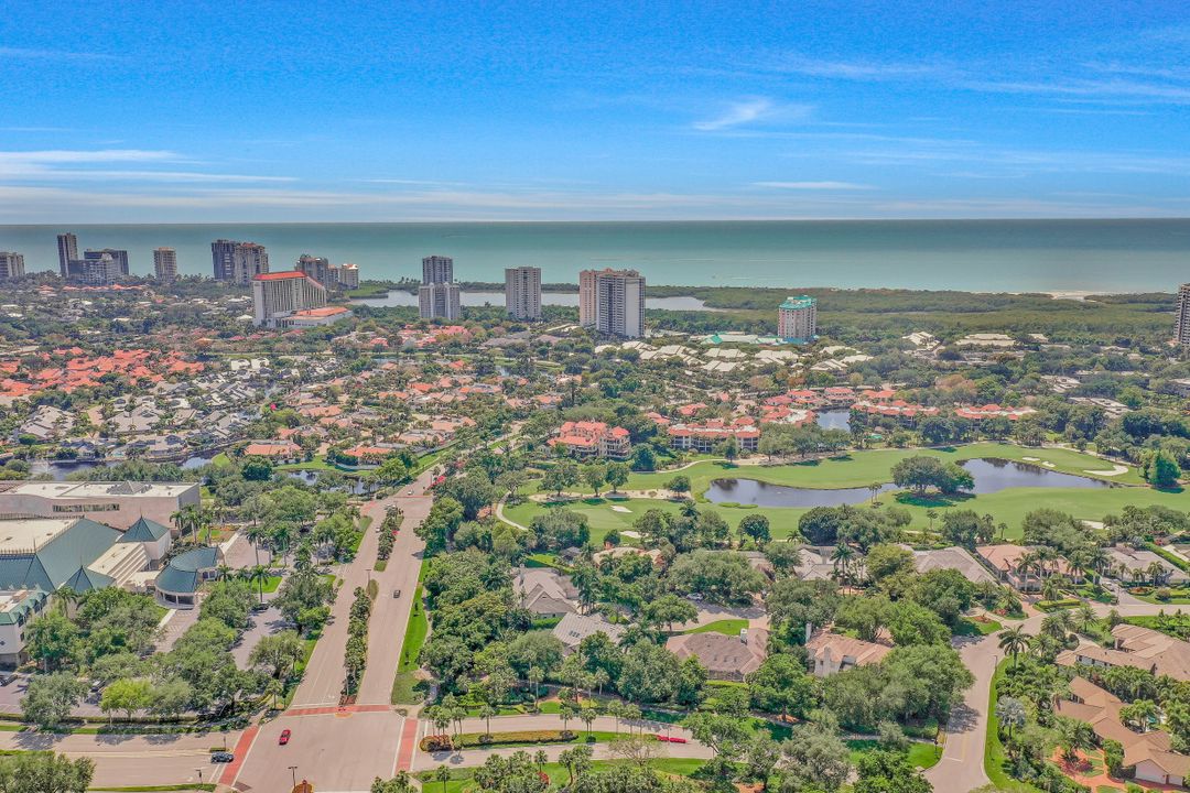 726 Bay Tree Ct, Naples, FL 34108