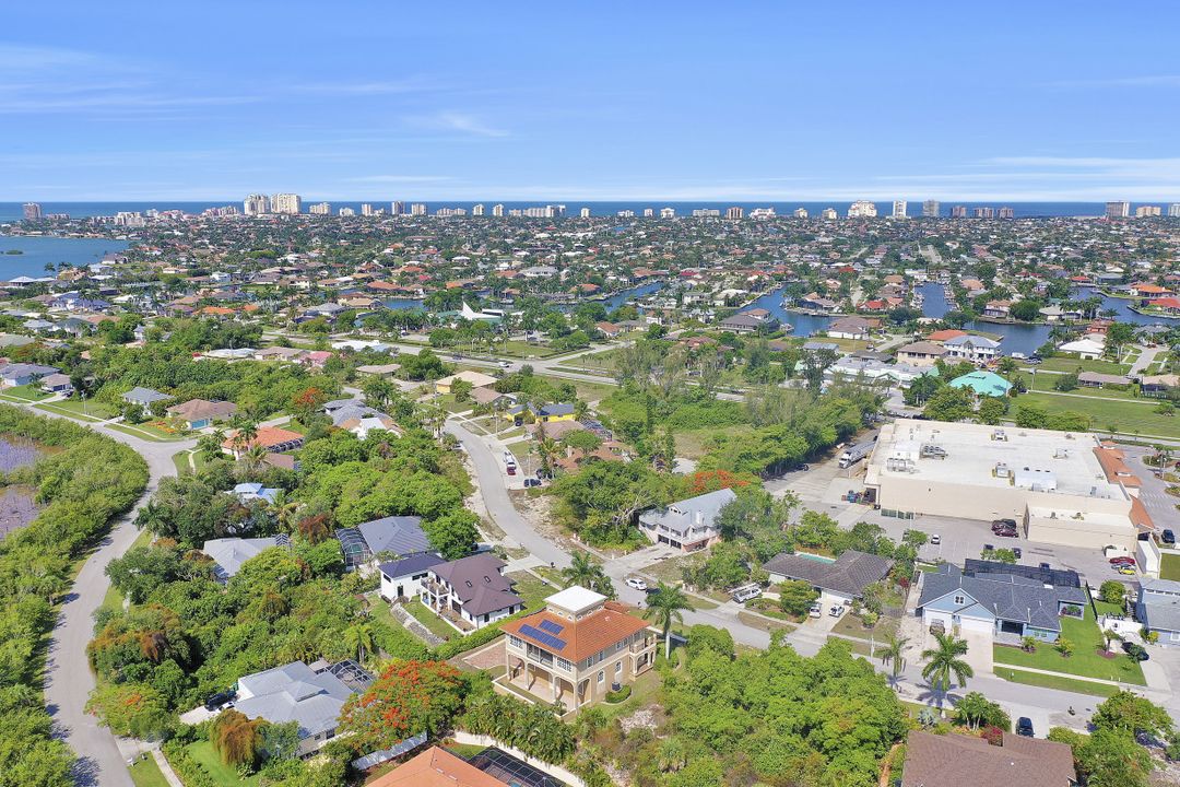 1827 Dogwood Dr, Marco Island, FL 34145