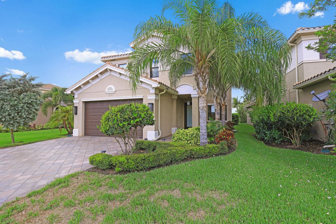 4173 Amelia Way, Naples, FL 34119