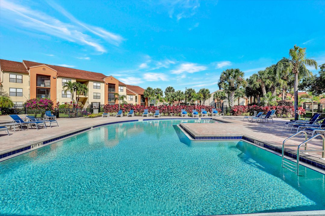 13521 Eagle Ridge Dr #127, Fort Myers, FL 33912