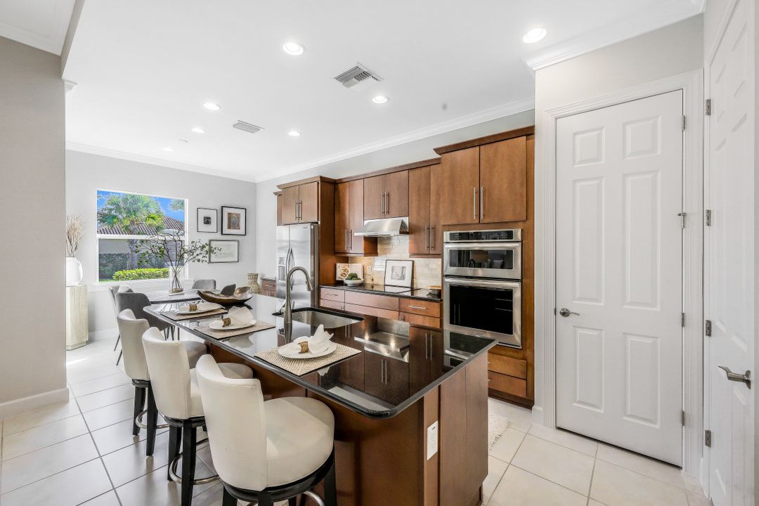 9328 Fieldstone Ln, Naples, FL 34120