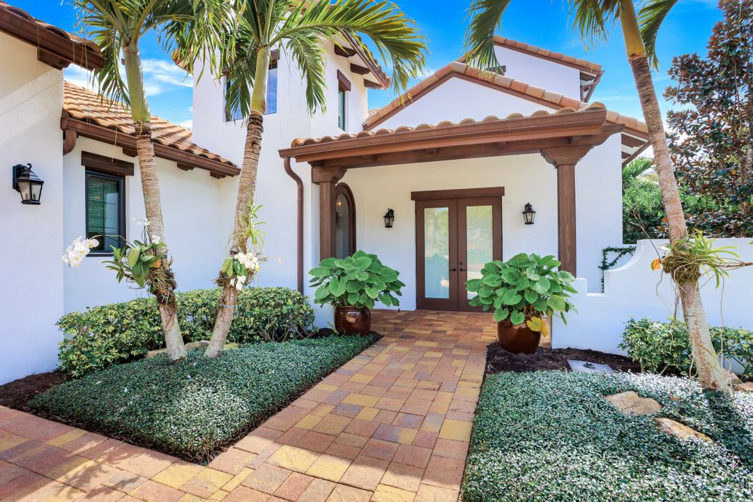 16904 Fairgrove Way, Naples, FL 34110