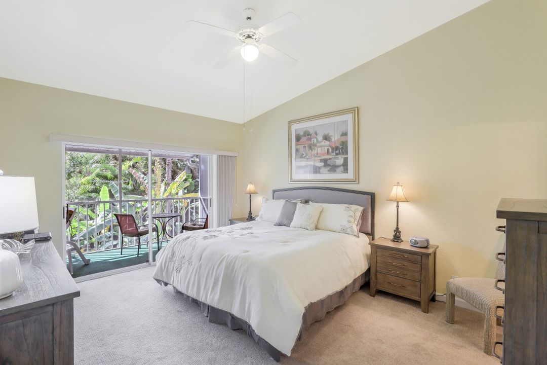 2305 Hidden Lake Dr #4, Naples, FL 34112