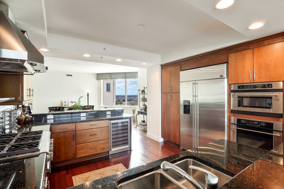 275 Indies Way #1605, Naples, FL 34110