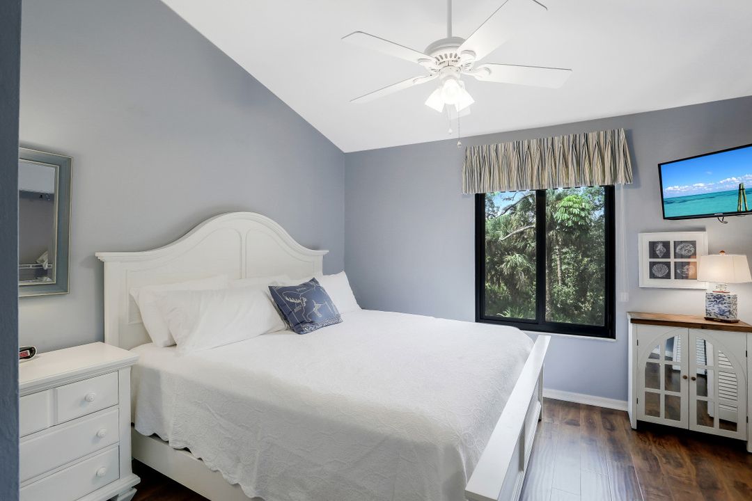 27119 Oakwood Lake Dr, Bonita Springs, FL 34134