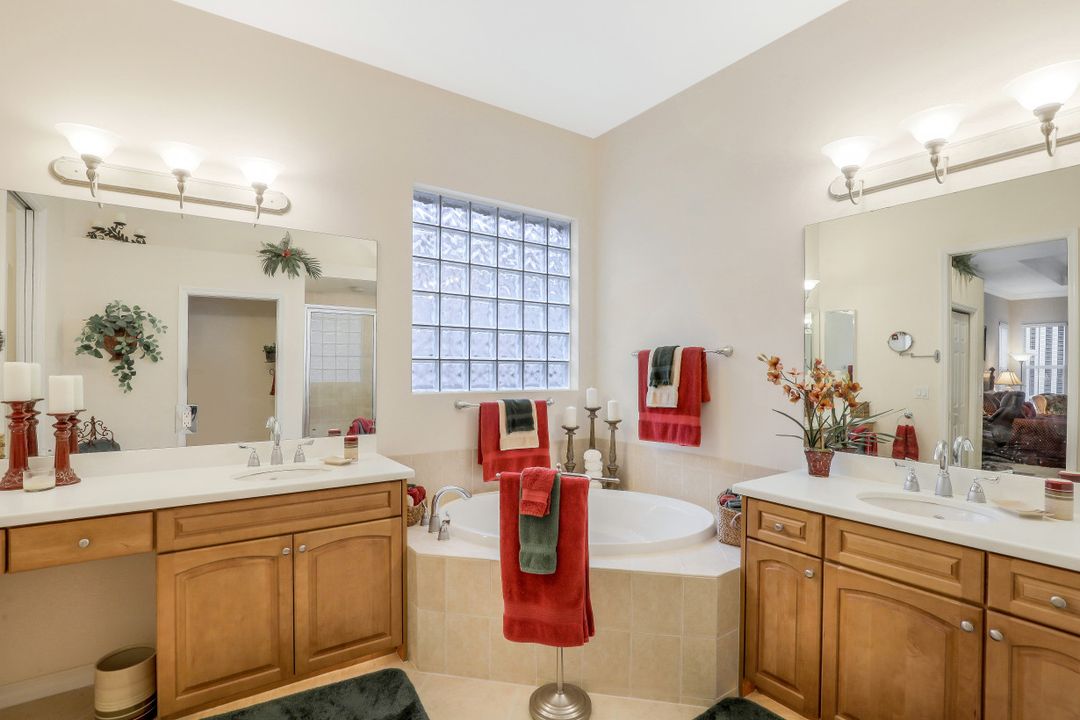 3599 Grand Cypress Dr, Naples, FL 34119