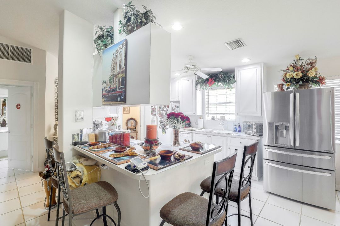 4280 Redonda Ln, Naples, FL 34119