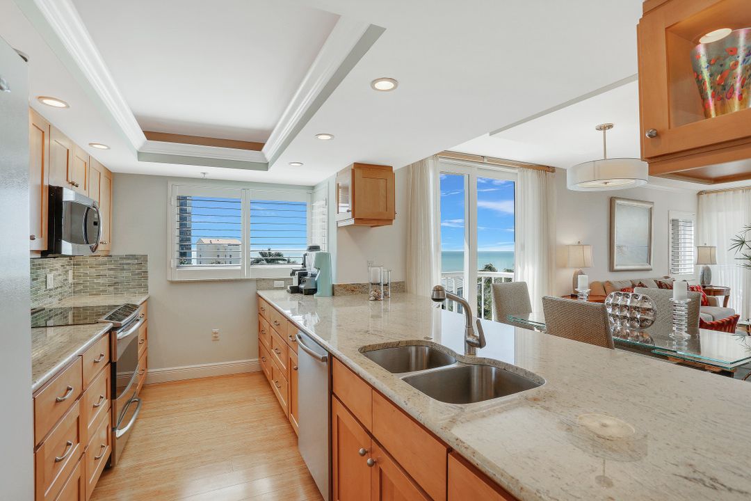 40 Seagate Dr #501, Naples, FL 34103